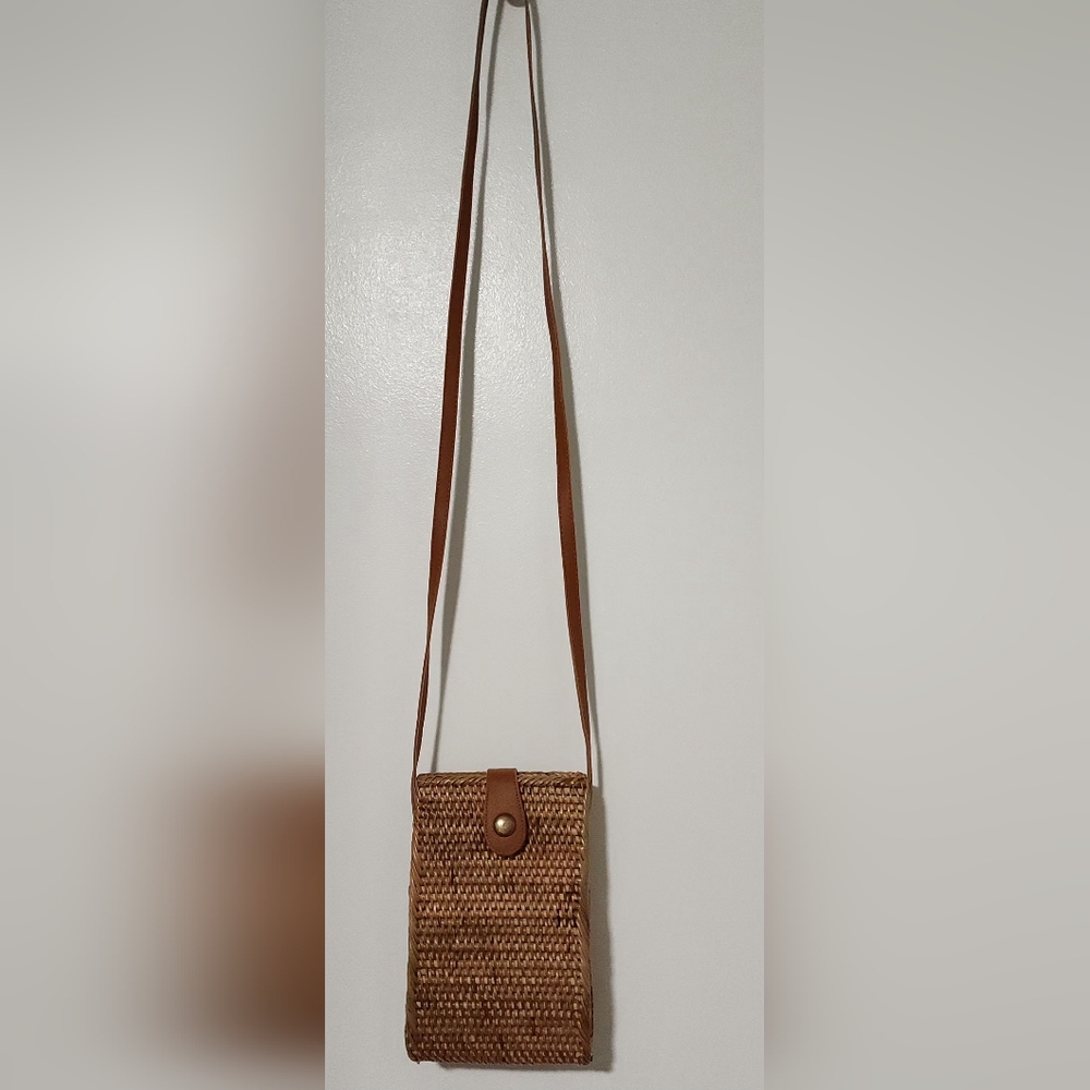 Mini Rattan/Wicker Crossbody Bag - Picture 4 of 10
